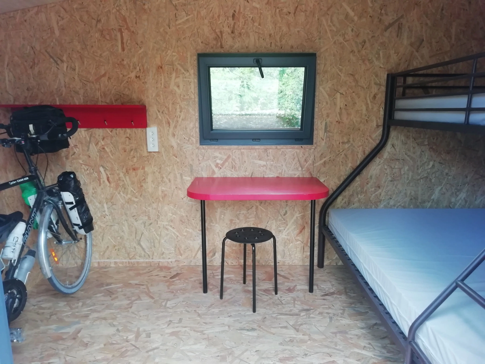 cabanes-randoneurs-cyclotourisme-equipement-camping-ecologique2